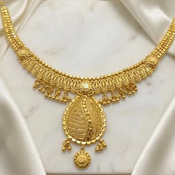 Gold_Micro_Plated_Copper_Dubai_Heritage_Oval_Pendant_Necklace_Set