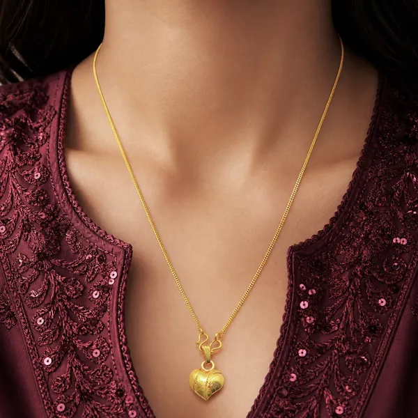 Gold_Micro_Plated_Heart_Pendant_Neck_Chain_For_Women