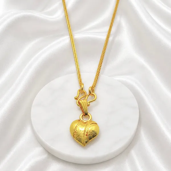 Gold_Micro_Plated_Heart_Pendant_Neck_Chain_For_Women