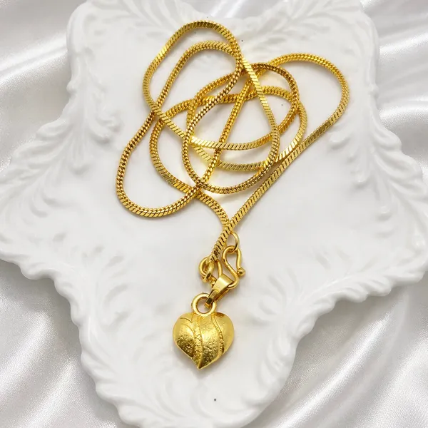 Gold_Micro_Plated_Heart_Pendant_Neck_Chain_For_Women