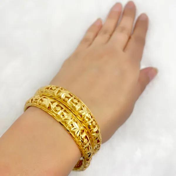 Gold_Micro_Plated_Floral_Cutwork_Lightweight_Bangle_For_Women