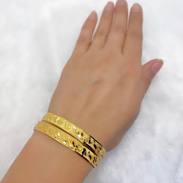 Gold_Micro_Plated_Floral_Cutwork_Traditional_Bangle_Set_Of_4