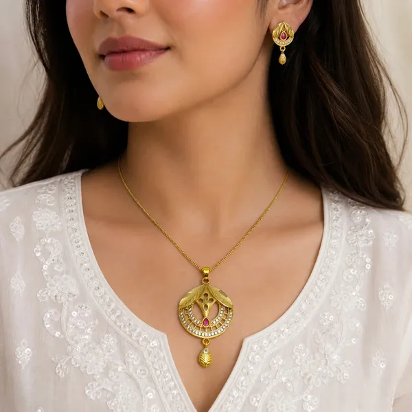 Gold_Micro_Plated_Ad_Ruby_Circular_Pendant_Necklace_Earring_Set