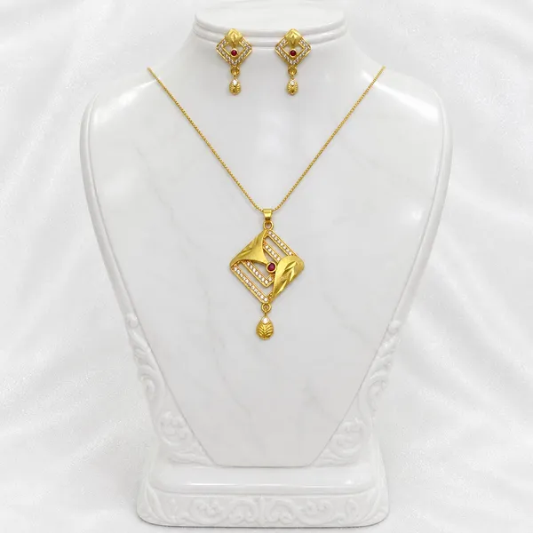 Gold_Micro_Plated_Ad_Ruby_Geometric_Pendant_Necklace_Set_For_Women