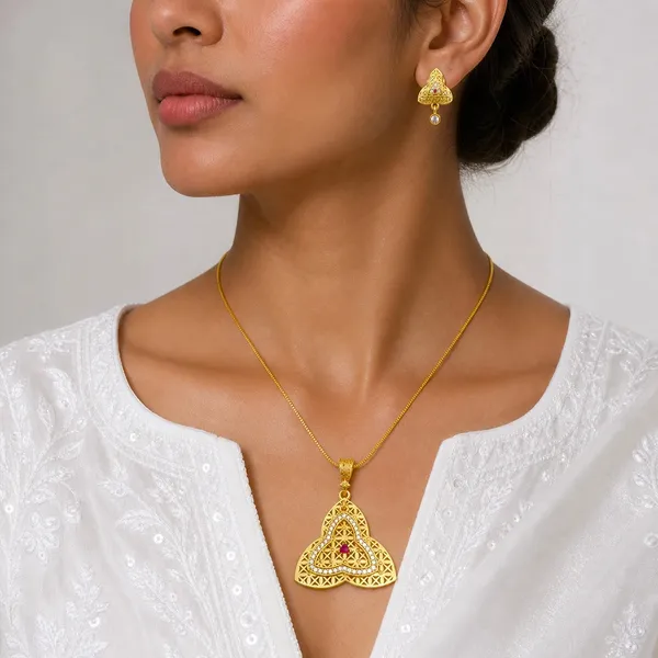 Red_Gold_Micro_Plated_Ad_Ruby_Trinity_Clover_Pendant_Necklace_Set