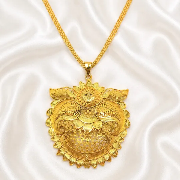 Gold_Micro_Plated_Copper_Floral_Sunburst_Temple_Pendant_Necklace_Set
