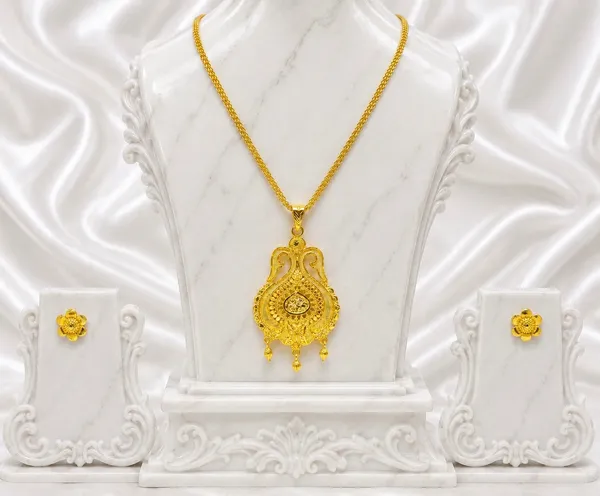 Gold_Micro_Plated_Copper_Temple_Swan_Motif_Pendant_Necklace_Set_For_Women