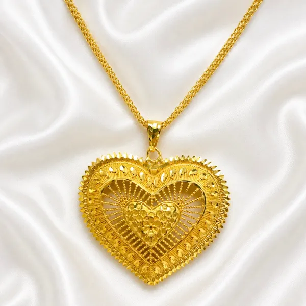 Gold_Micro_Plated_Heart_Motif_Statement_Pendant_Necklace_Set
