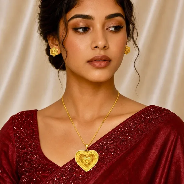 Gold_Micro_Plated_Heart_Motif_Statement_Pendant_Necklace_Set