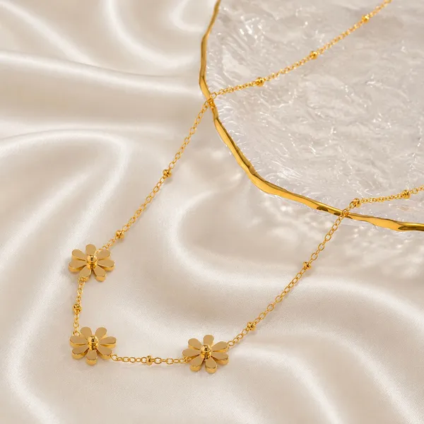 Gold_18K_Plated_Stainless_Steel_Minimal_Daisy_Floral_Beaded_Necklace
