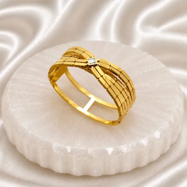 Gold_Plated_Geometric_Crystal_Cuff_Anti-Tarnish_Bracelet_For_Women