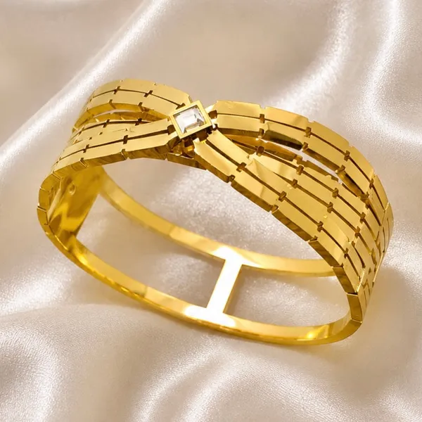 Gold_Plated_Geometric_Crystal_Cuff_Anti-Tarnish_Bracelet_For_Women