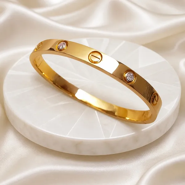 Gold_18K_Plated_Crystal_Studded_Anti-Tarnish_Bracelet_For_Women