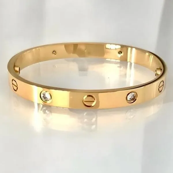 Gold_18K_Plated_Crystal_Studded_Anti-Tarnish_Bracelet_For_Women