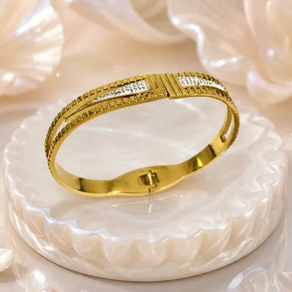 Gold_18K_Plated_Crystal_Studded_Anti_Tarnish_Bracelet_For_Women