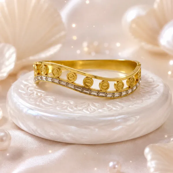 Gold_18K_Plated_Stainless_Steel_Geometric_Baguette_Crystal_Bracelet