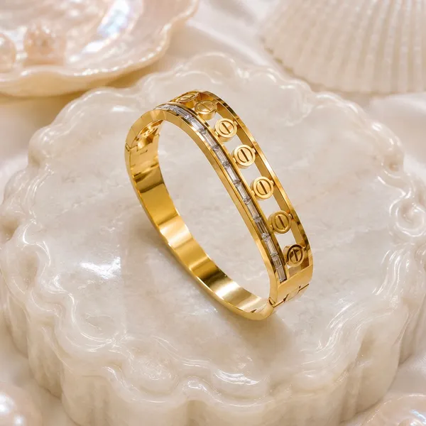 Gold_18K_Plated_Stainless_Steel_Geometric_Baguette_Crystal_Bracelet