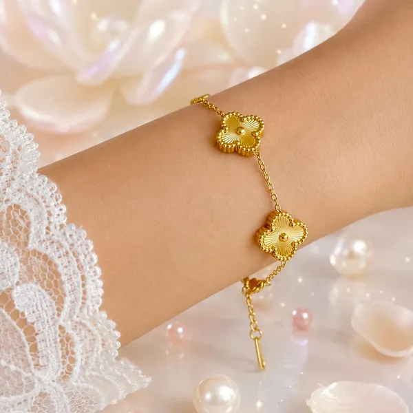 Gold_18K_Plated_Clover_Motif_Chain_Bracelet_For_Women
