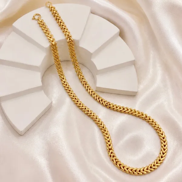 Gold_Micro_Plated_Interlocking_Floral_Link_Neck_Chain_For_Women