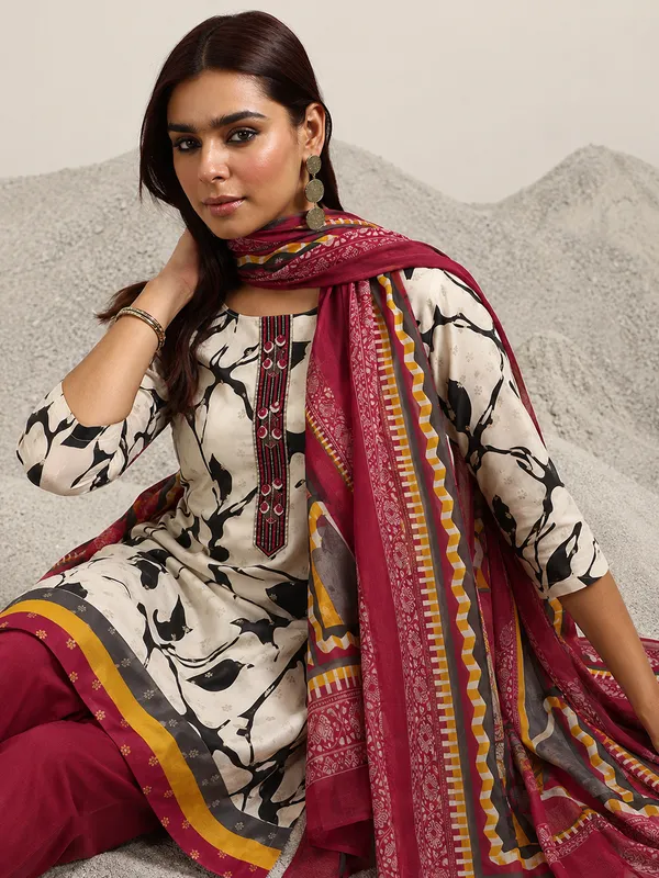 Premium_Cotton_Printed_Unstitched_Kurta_Set_for_Women_|_Elegant_Embroidered_Neck_|_Kurta,_Bottom_&_Dupatta