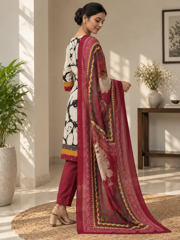 Premium_Cotton_Printed_Unstitched_Kurta_Set_for_Women_|_Elegant_Embroidered_Neck_|_Kurta,_Bottom_&_Dupatta