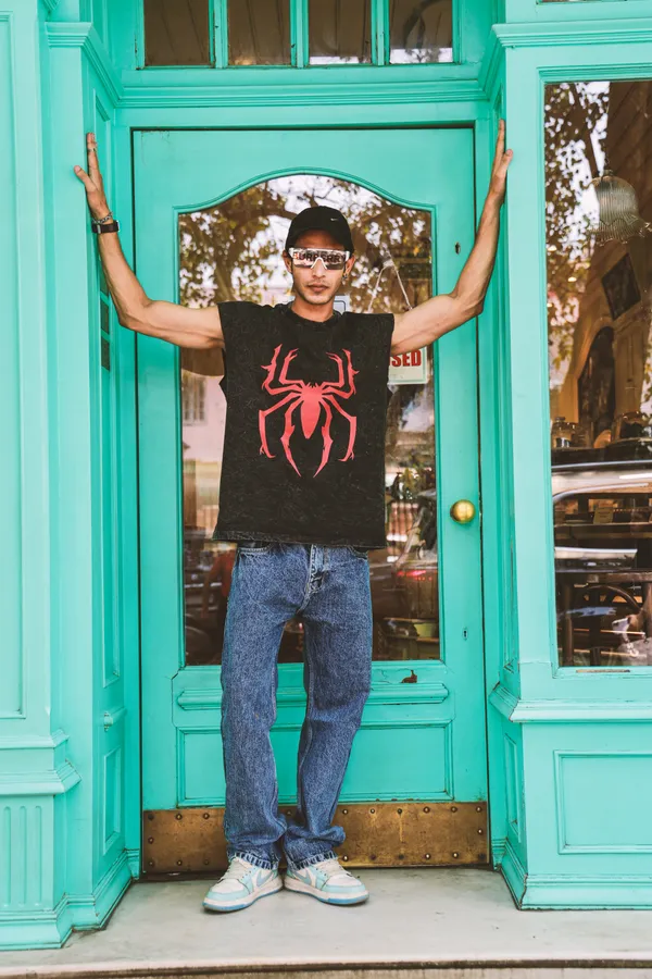 Black_Cotton_Oversized_Sleeveless_Spider_Print_T-Shirt_For_Unisex