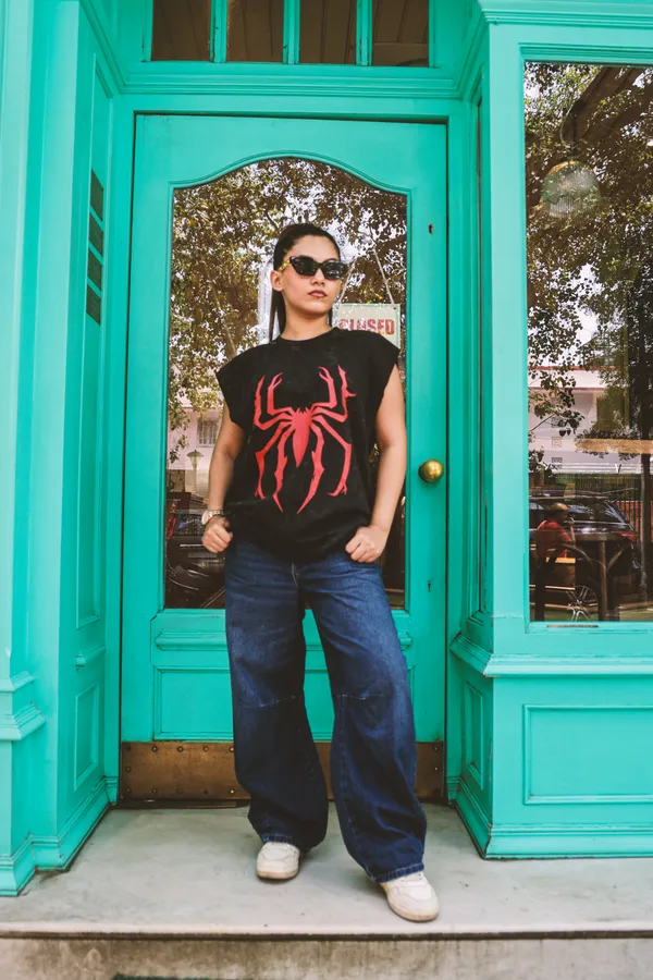 Black_Cotton_Oversized_Sleeveless_Spider_Print_T-Shirt_For_Unisex