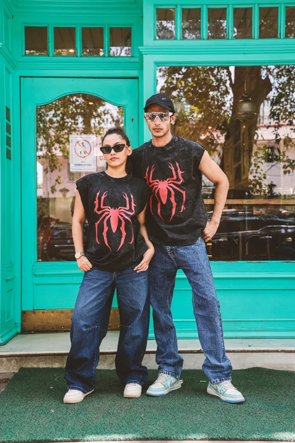 Black_Cotton_Oversized_Sleeveless_Spider_Print_T-Shirt_For_Unisex