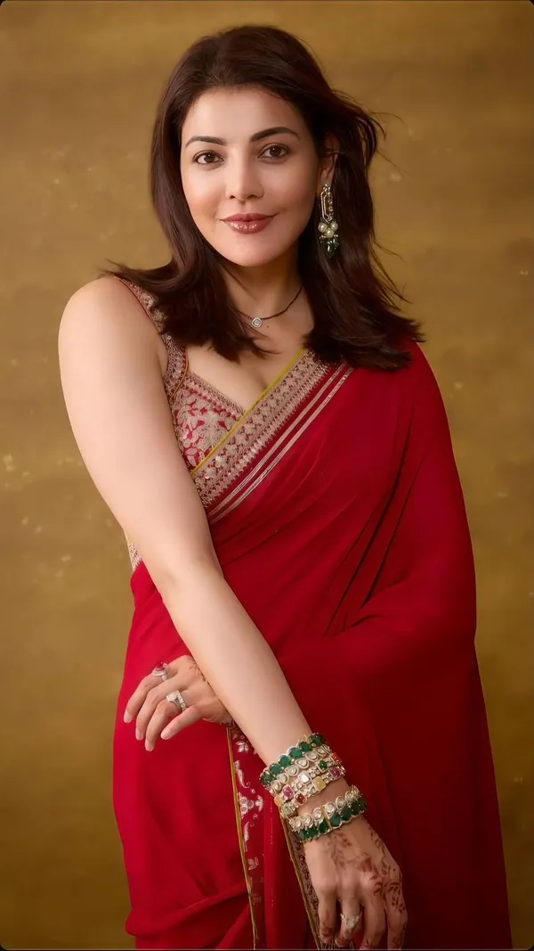 Red_Satin_Silk_Embroidered_Saree_With_Blouse_Piece_For_Women