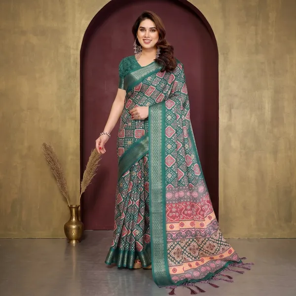 Green_Cotton_Geometric_Printed_Saree_With_Blouse_Piece_For_Women