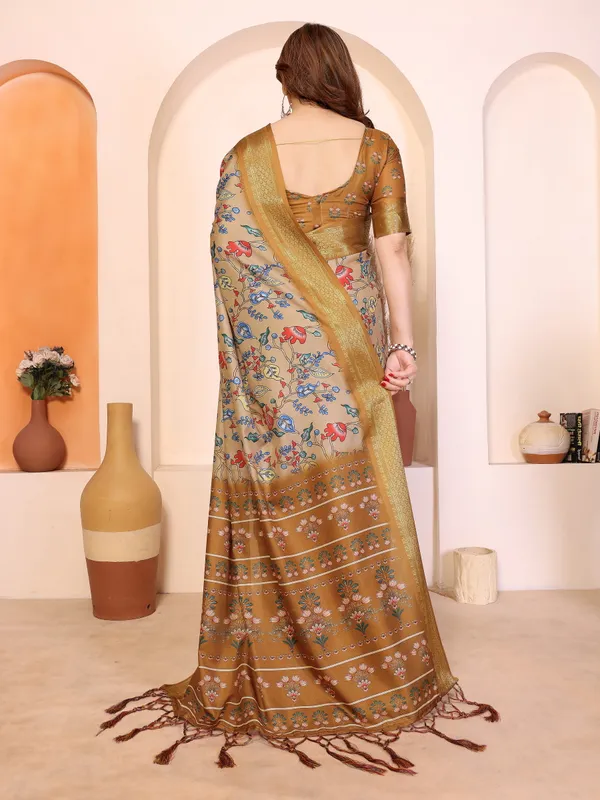 Brown_Cotton_Silk_Floral_Printed_Saree_With_Blouse_Piece_For_Women