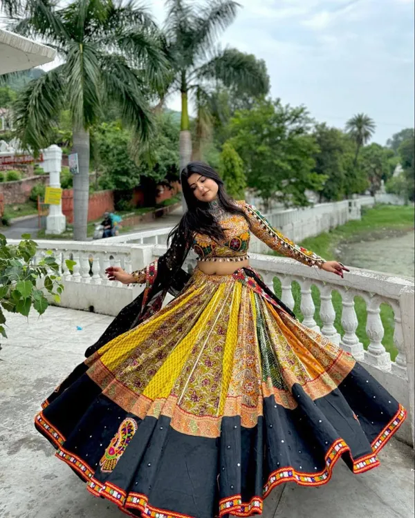 Multicolor_Muslin_Cotton_Flared_Printed_Lehenga_Choli_Set_For_Women