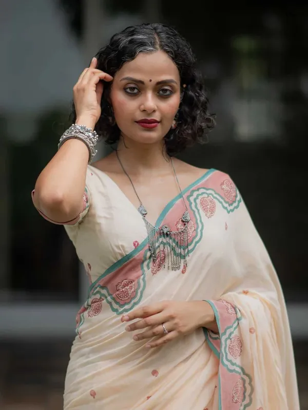 Cream_Cotton_Saree_For_Women