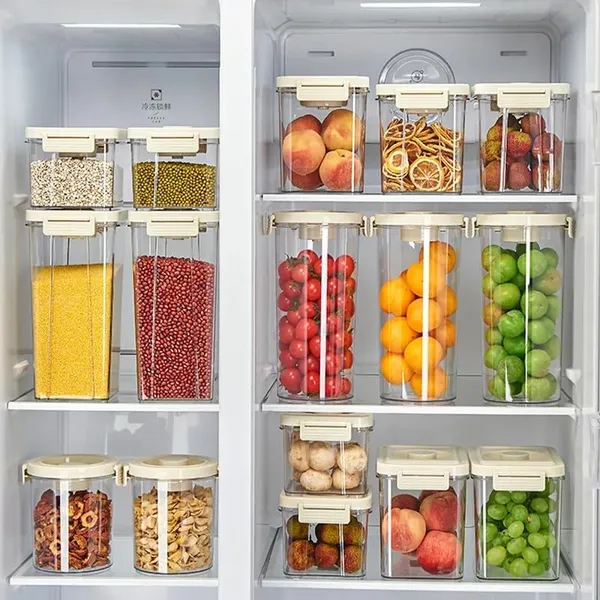 Transparent_Plastic_Storage_Container_For_Food_Storage