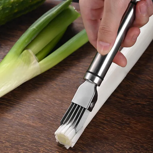 Silver_Stainless_Steel_Multi_Blade_Vegetable_Cutter_For_Slicing_Vegetables