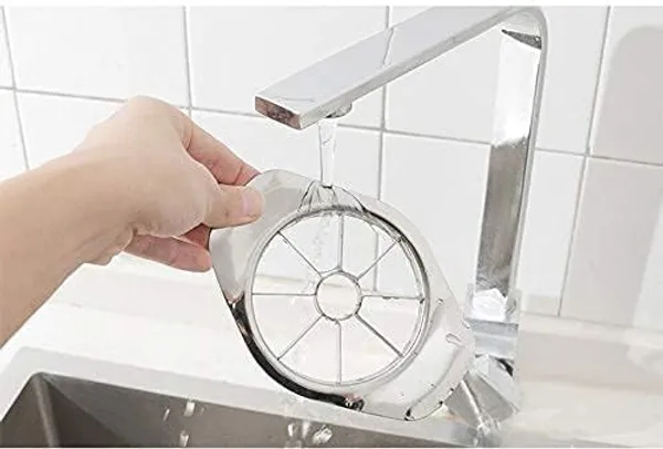 Silver_Stainless_Steel_Apple_Slicer_&_Corer_For_Slicing_Apples