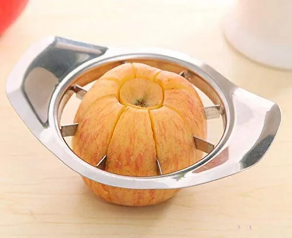 Silver_Stainless_Steel_Apple_Slicer_&_Corer_For_Slicing_Apples