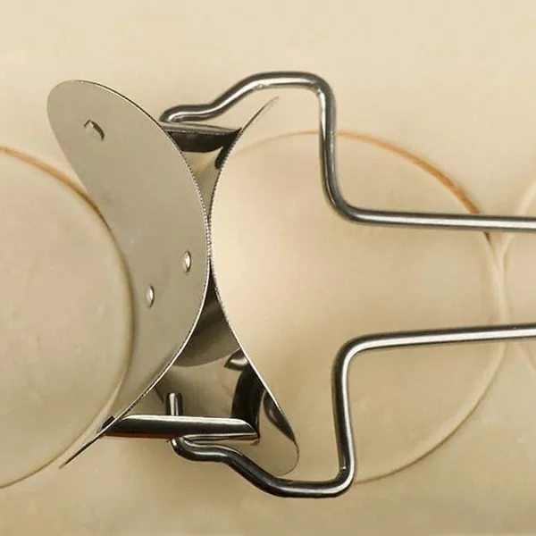 Silver_Stainless_Steel_Dumpling_Wrapper_Cutter_For_Making_Dumplings