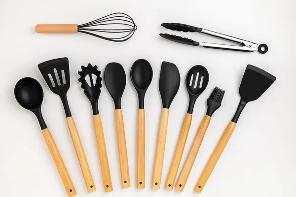 Black_Silicone_&_Wood_Spatula_Set_For_Cooking_&_Baking