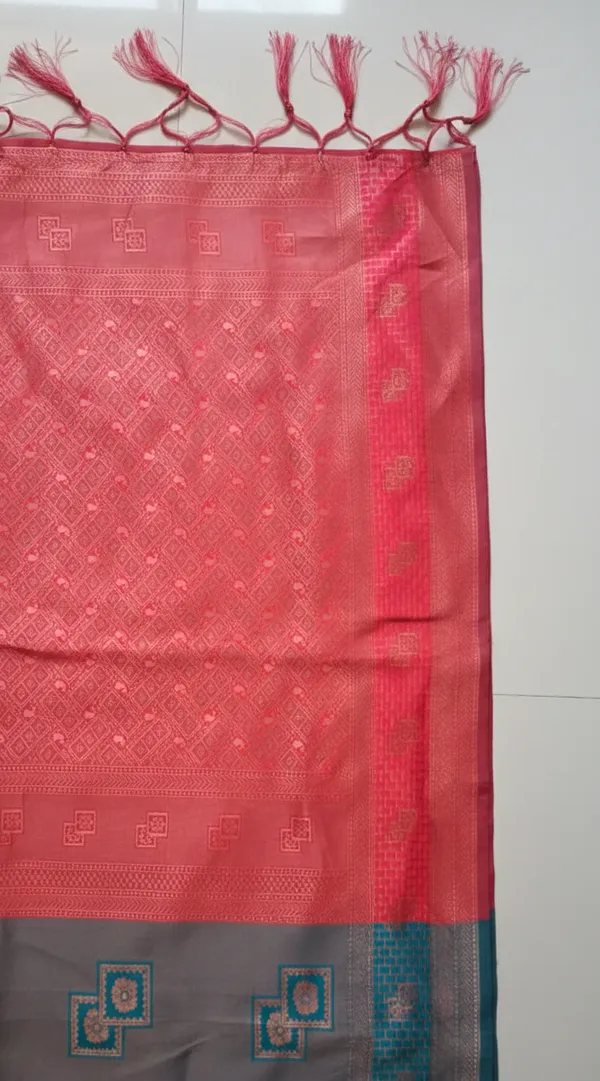Red_Silk_Blend_Saree_For_Women