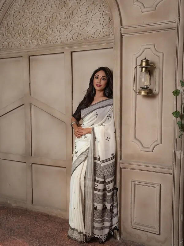 White_Cotton_Saree_For_Women