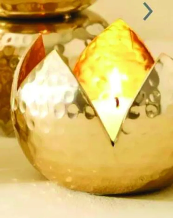 Lotus_Shape_Candle