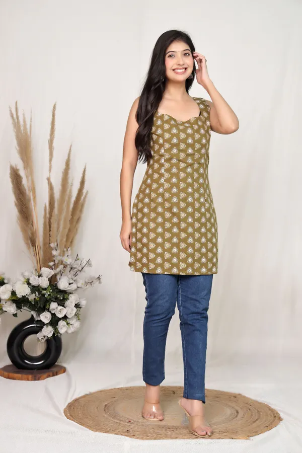 Olive_Green_Cotton_Floral_Print_Sleeveless_Kurta_For_Women