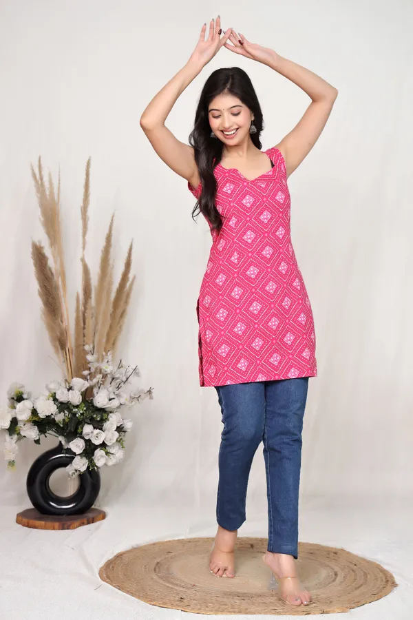 Pink_Cotton_Sleeveless_Geometric_Floral_Print_Kurta_For_Women