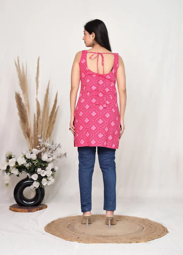Pink_Cotton_Sleeveless_Geometric_Floral_Print_Kurta_For_Women