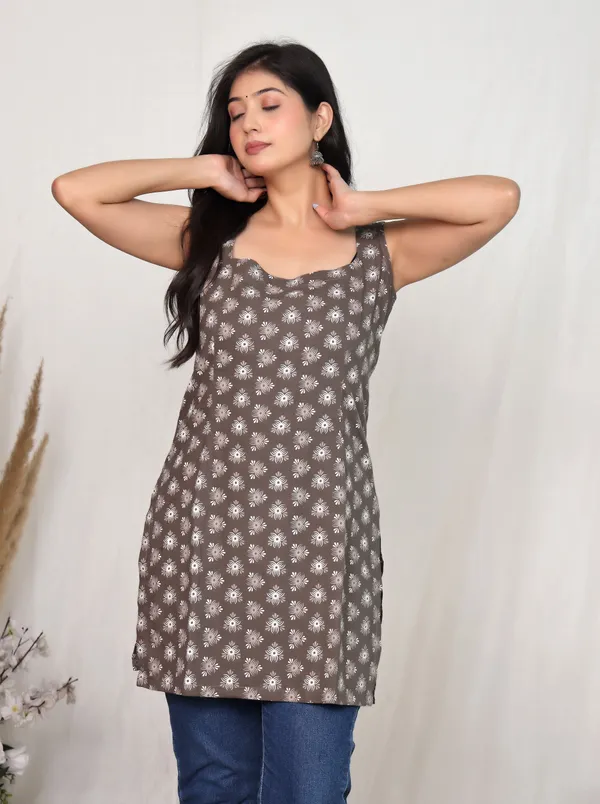 Grey_Cotton_Sleeveless_Floral_Print_Blouse_For_Women