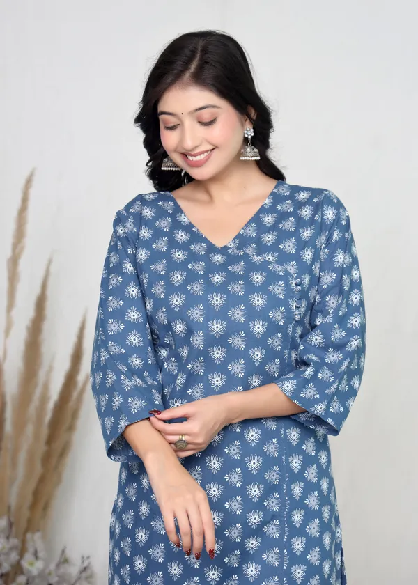 Blue_Cotton_Relaxed_Floral_Print_Nightdress_For_Women