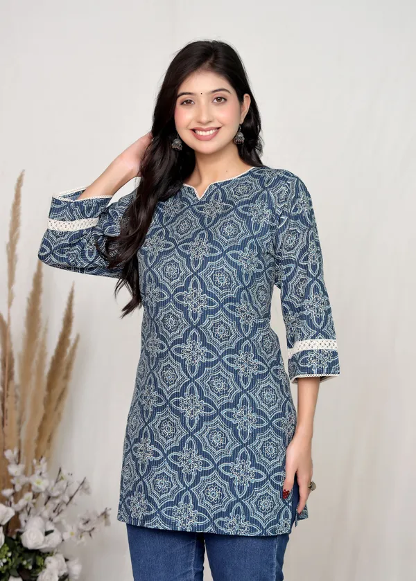 Blue_Cotton_Straight_Geometric_Print_Kurti_For_Women