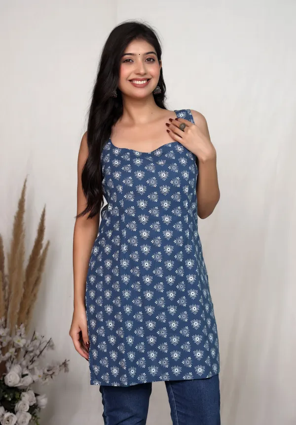 Blue_Cotton_Floral_Print_Tie_Up_Sleeveless_Kurta_For_Women