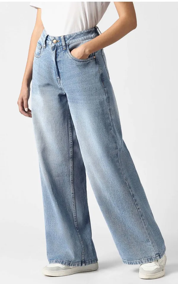 Straight_Fit_Jeans